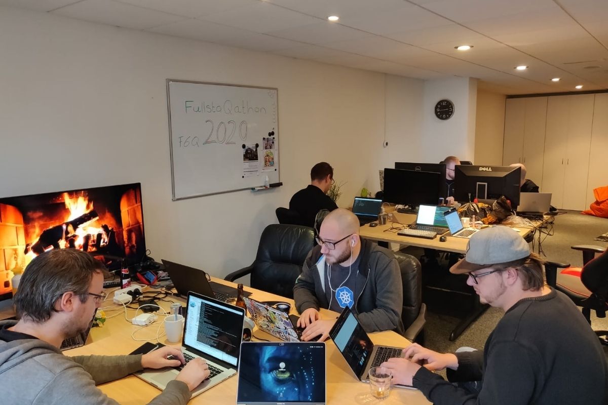 Hackathon team Kubernetes CRD - featured